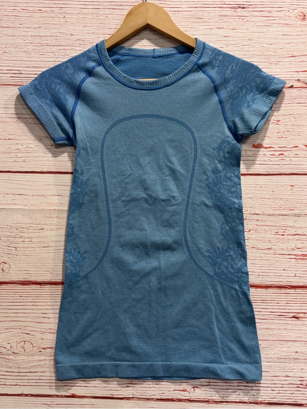 Lululemon Run: Swiftly Tech Short Sleeve Lace in Beaming Blue Sz 4